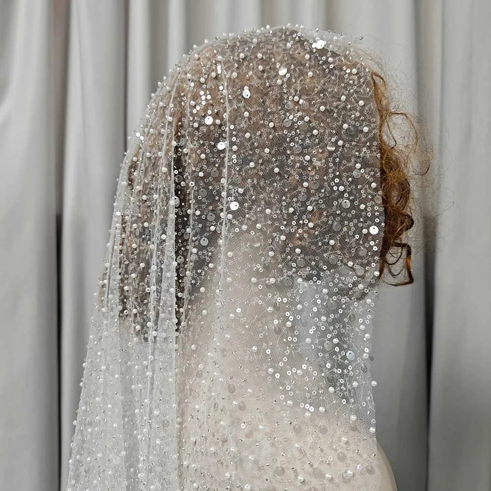 

Tailored wedding veil with pearls, sequins, pearls, measuring 2.5 meters in length, heavy Arab bridal veil with hidden comb,