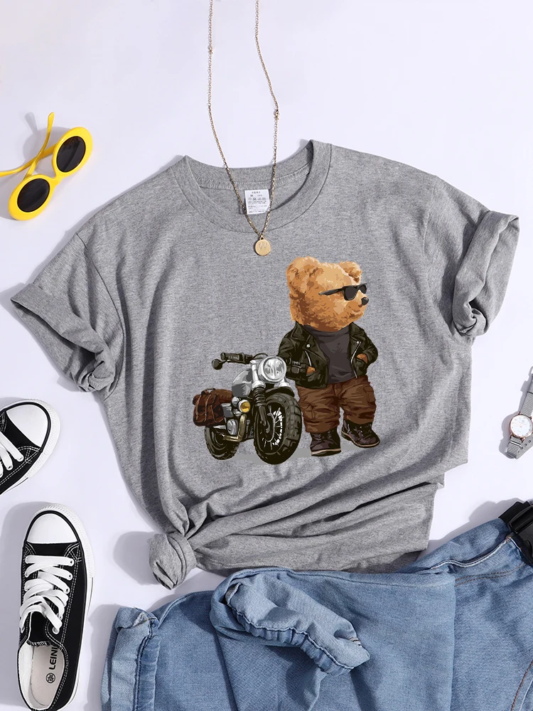 Motorcycle Teddy Bear Wearing Sunglasses Tshirt Vintage Fashion Tshirt Loose Creativity T-Shirts Fashion Summer Women Tshirts