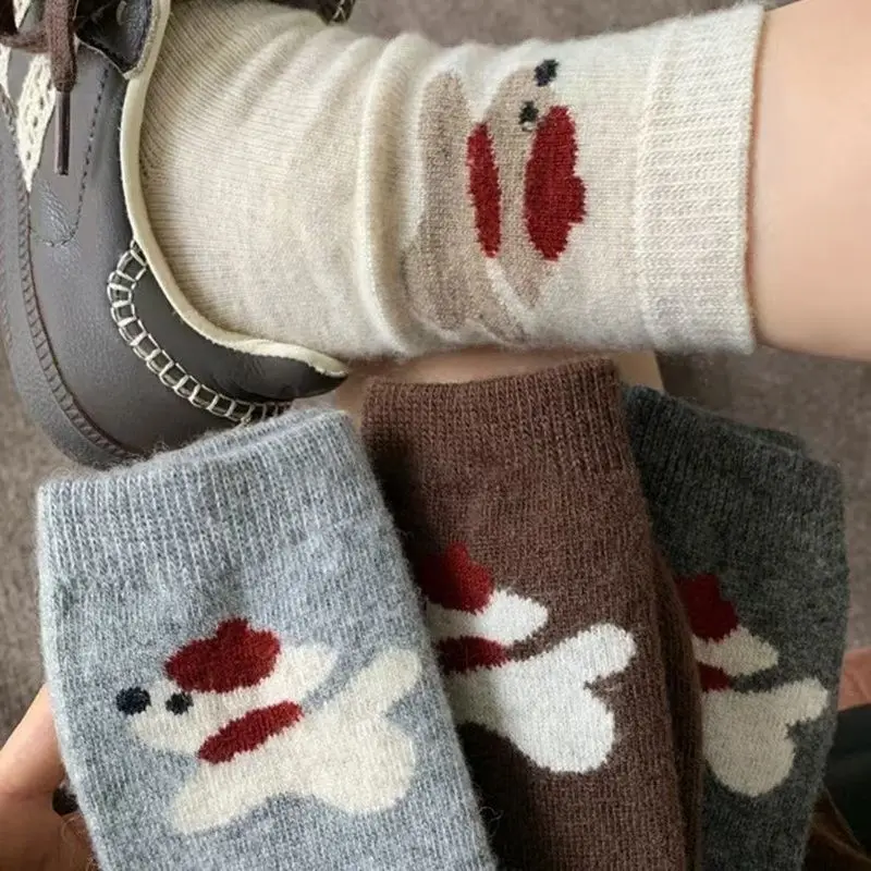 7 pairs of random color women's autumn and winter cute animal tube socks
