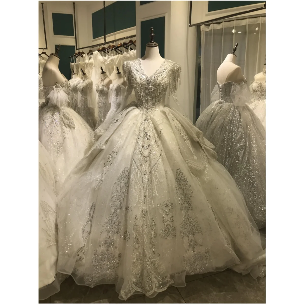 Abito da sposa Kisswhite verde Collection personalizzato con maniche lunghe e scollo a V, abito da sposa 2024, abito da sposa principessa