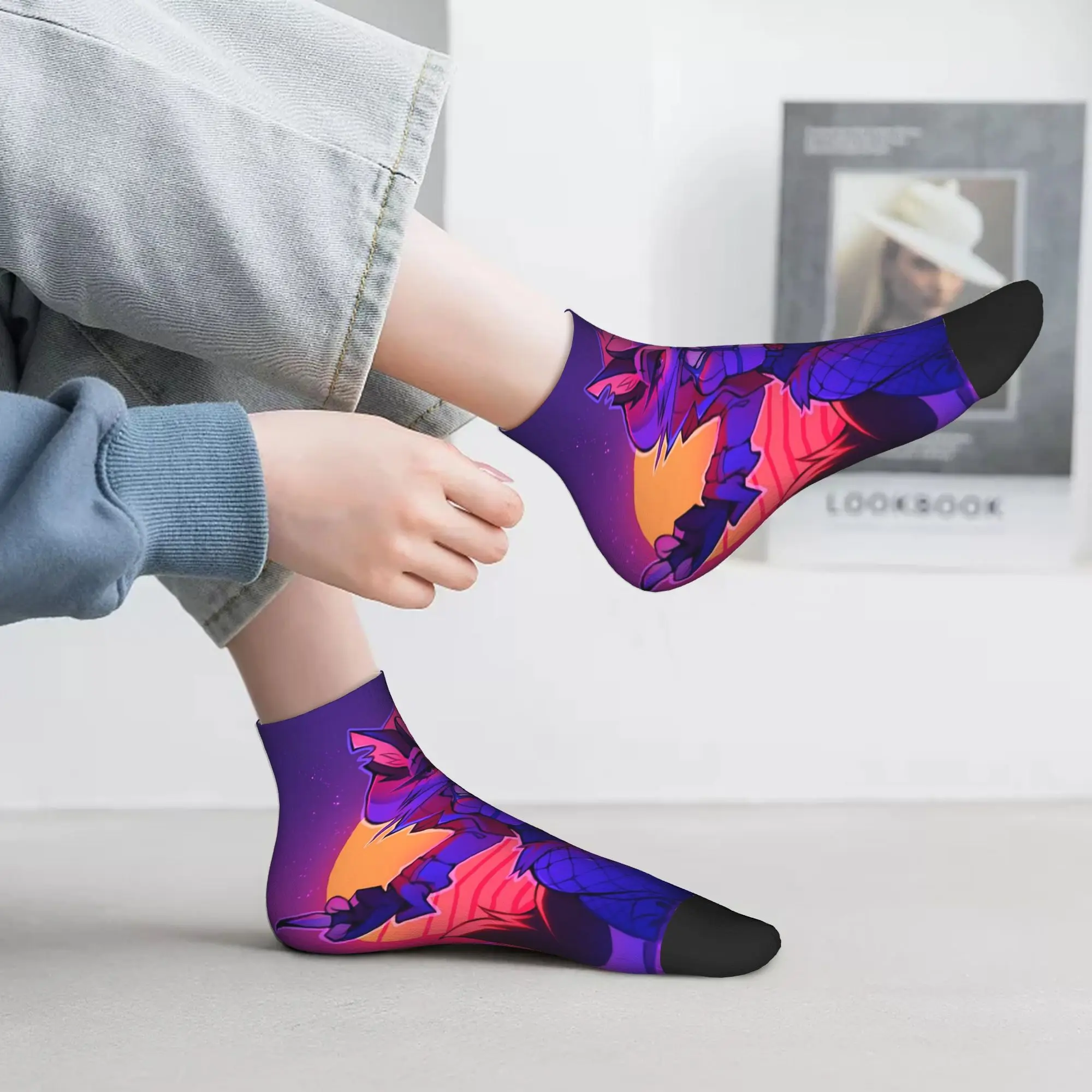 جوارب Loona Collage Helluva Boss Anime جوارب Harajuku ملحقات جوارب لجميع المواسم لهدايا عيد الميلاد للجنسين