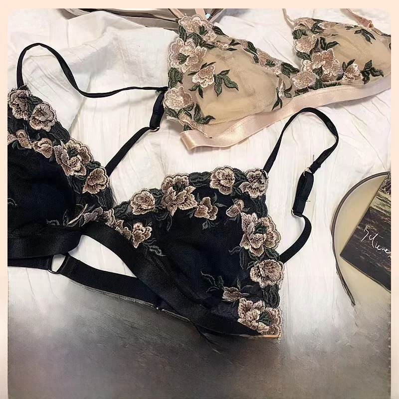

Sexy Lace Thin Cup Bra Set with Cotton Pad Backless Vest Top Women's Retro Underwear Nylon Fabric with Steel Ring Shoulder De...
