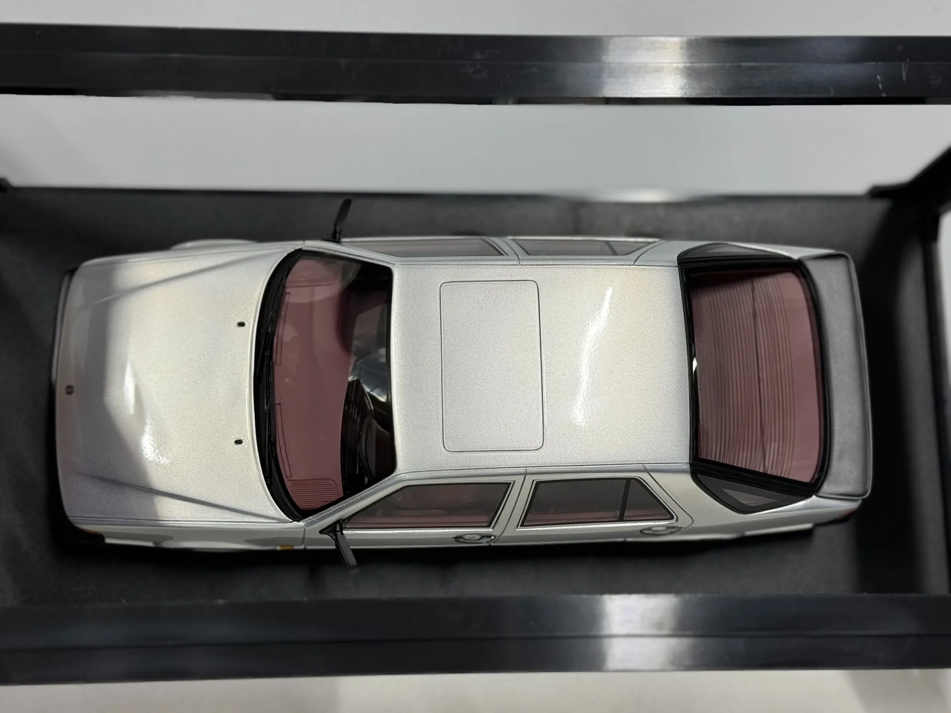 Diecast CULT scala 1/18 SBBA Saab modello di auto in resina giocattolo da collezione regalo souvenir display ornamento