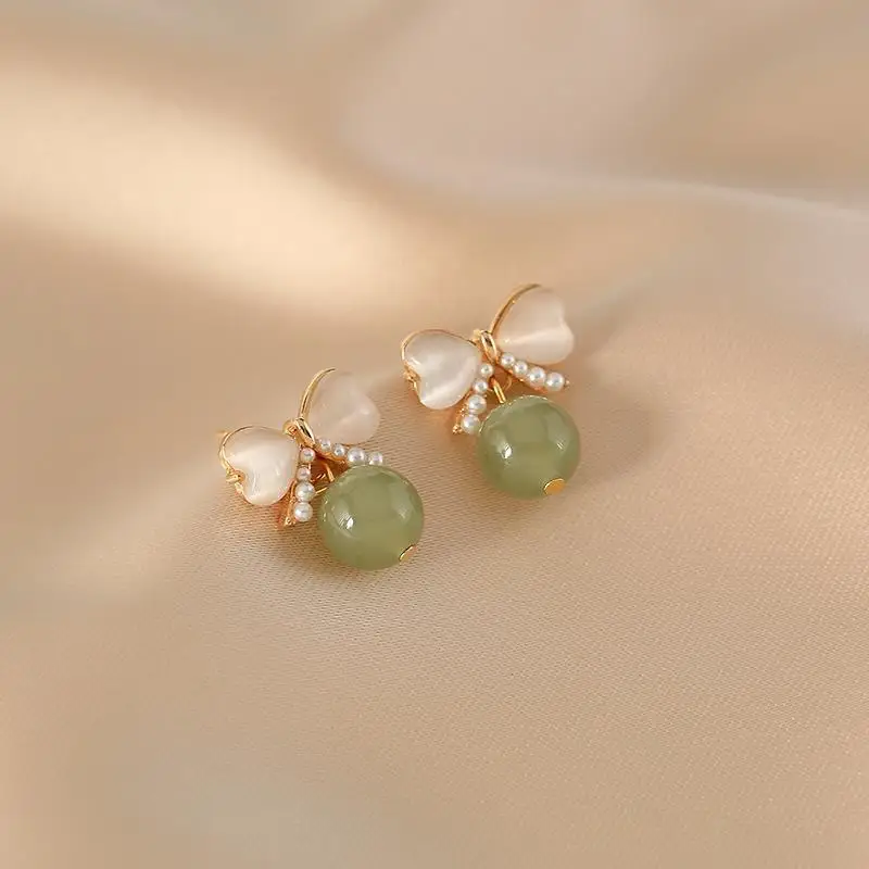 Pendientes de mujer con temperamento de Jade Hotan Natural seleccionados, joyería Retro Simple