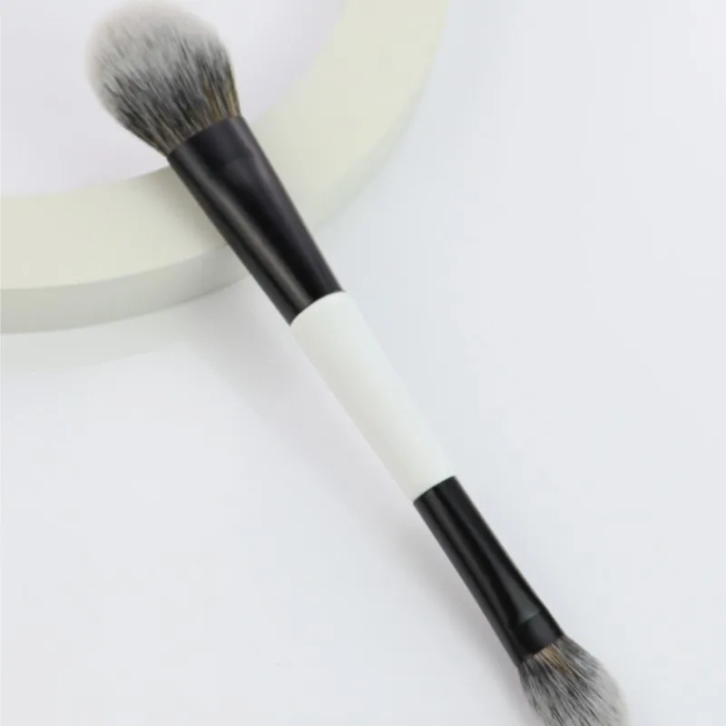 Set di pennelli per trucco a doppia faccia da 4 pezzi per fondotinta, contorno, miscelazione, evidenziazione, fard in polvere