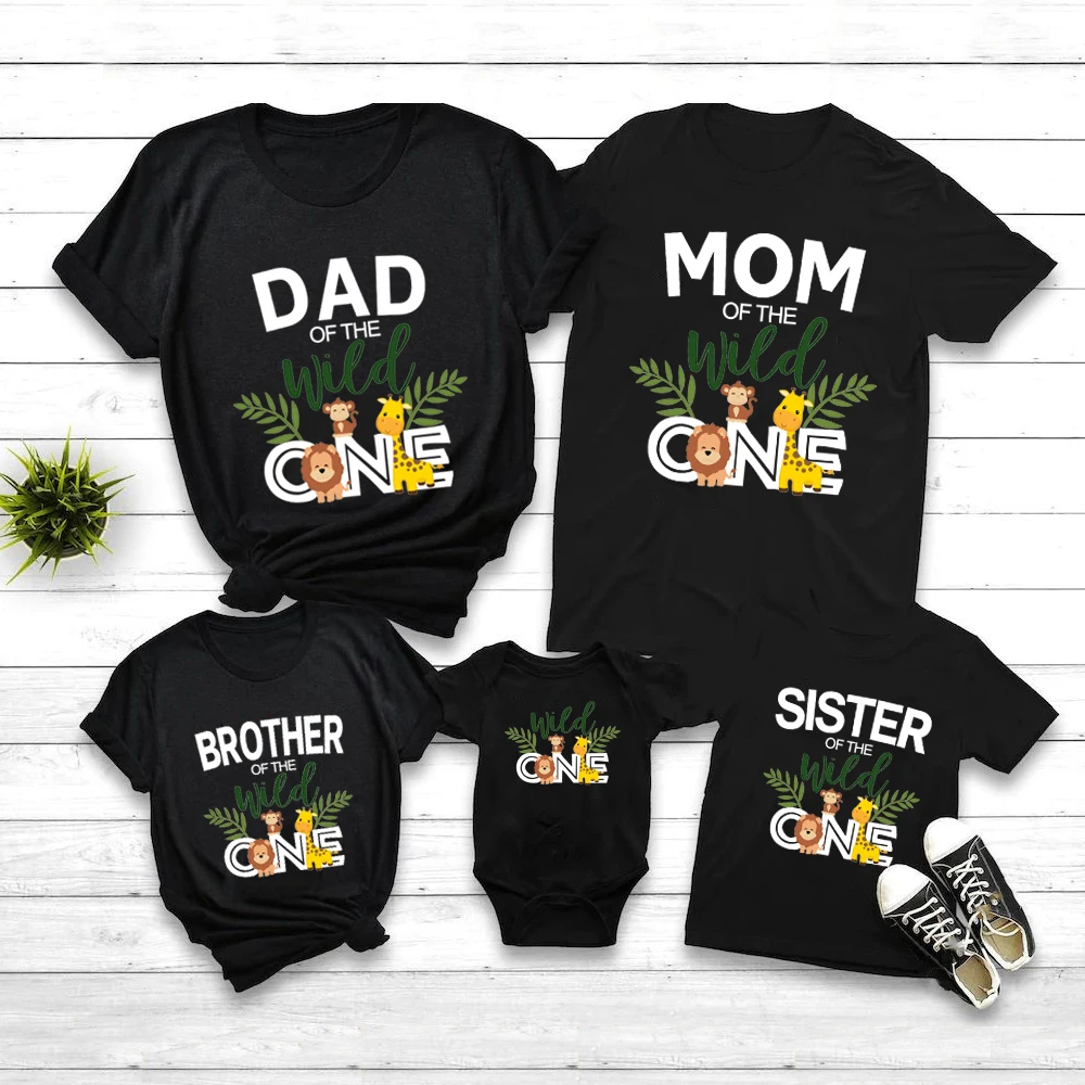 Wild One Family Matching Shirts Dad Mom Brother Sister Tshirt Baby Rompers Family Look 1st Jungle Safari Birthday Party Outfits