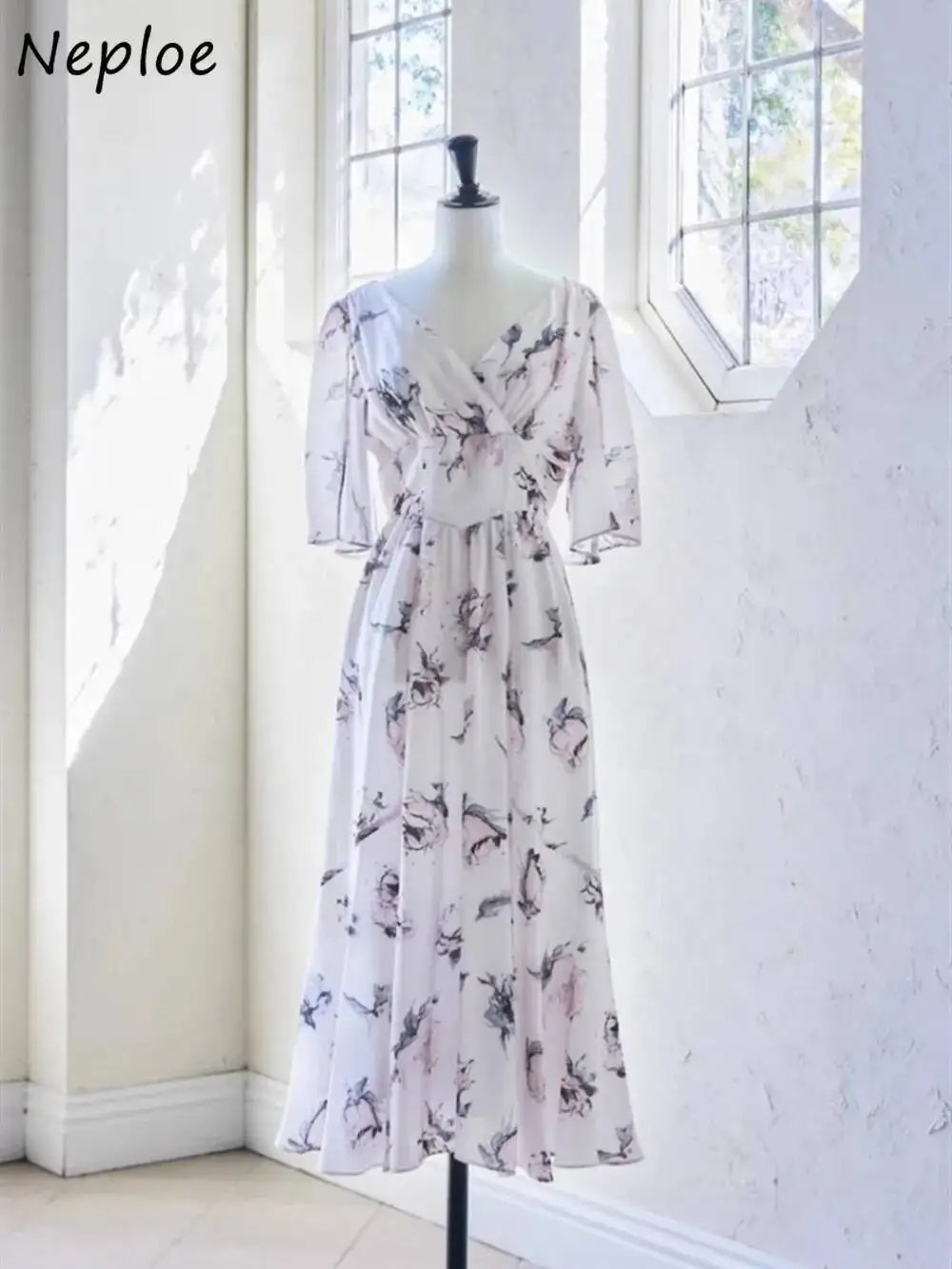 

Elegant V Neck Raglan Sleeve Rose Print Robe Lace Up High Waist Ruched Casual Mujer Japan New Slim Fit Sweet Dresses