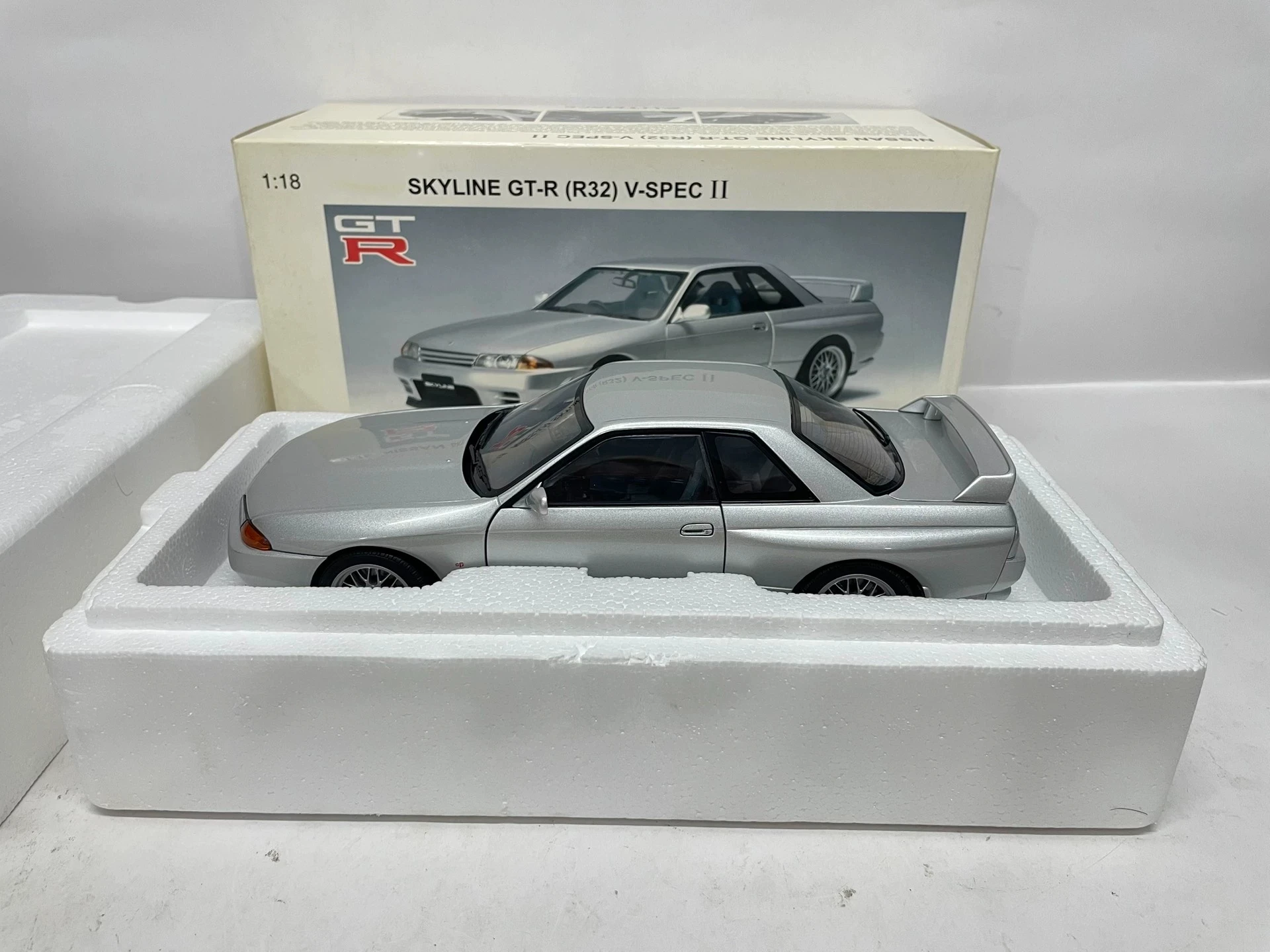Autoart 1:18 Skyline R32 v-spec II Simulation d'argent édition limitée tout ouvert alliage métal statique modèle de voiture jouet cadeau