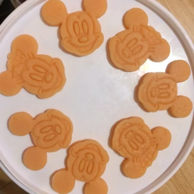 Disney Mickey Mouse Minnie Plastic Cartoon Molds Cute Cookies Rice Balls Color Mud Molds Kitchen Tools Gadgets DIY Baking Molds