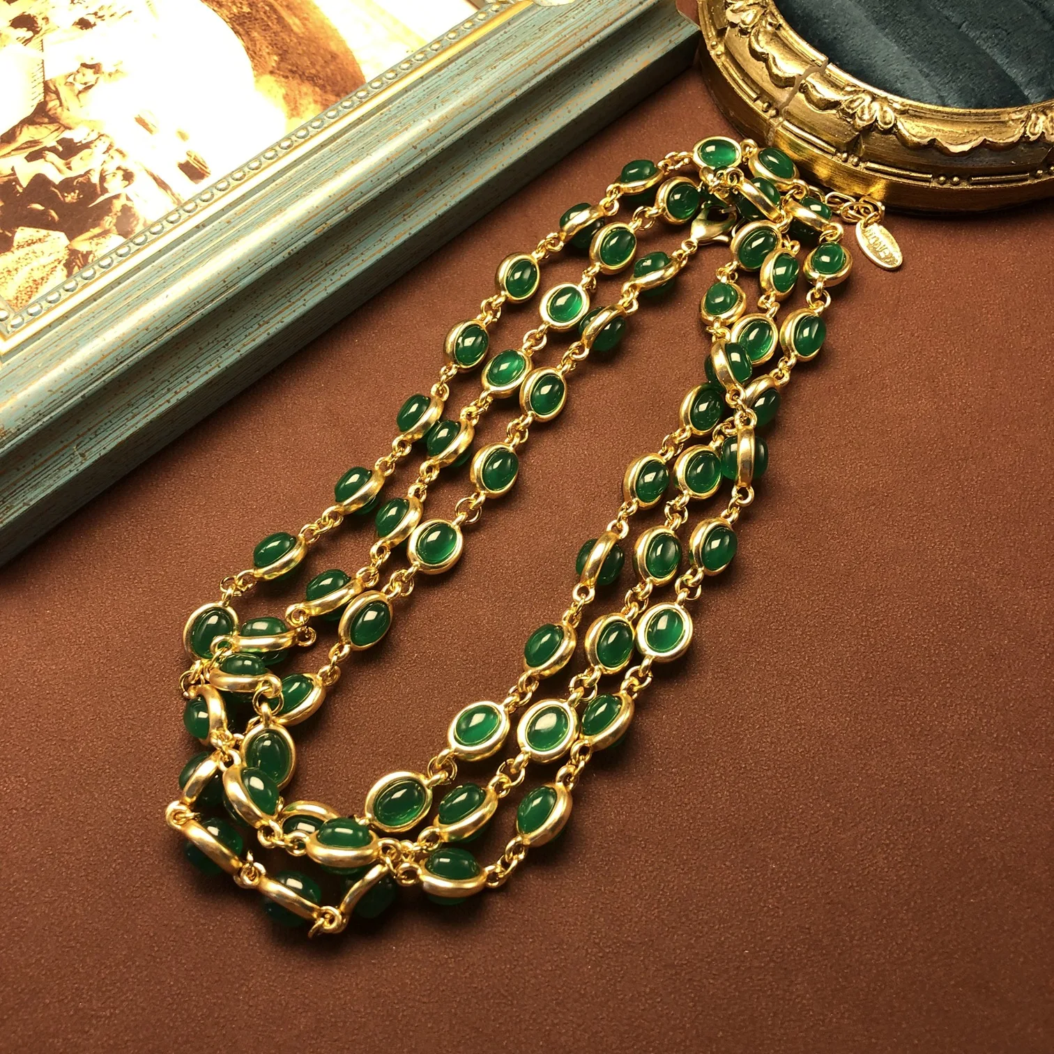 

Green Vintage Geometric Double-Sided Resin Necklace and Bracelet Two-in-One Women's Sweater Chain Elegant Jewelry Gift