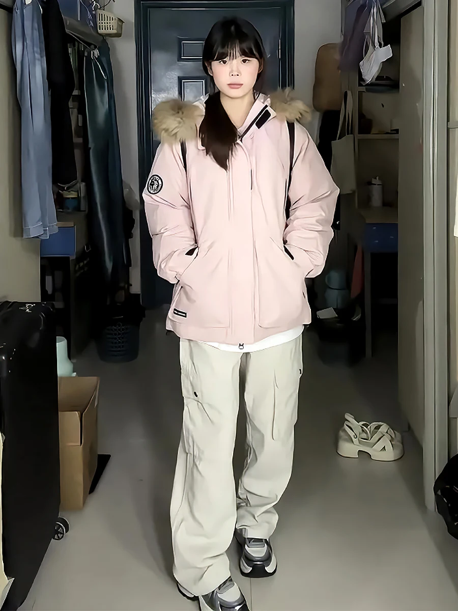 

Женская утепленная куртка-пуховик на зиму 2024: повседневное свободное теплое пальто с меховым воротником, короткий рукав, для города, модное, белое, на утином пуху