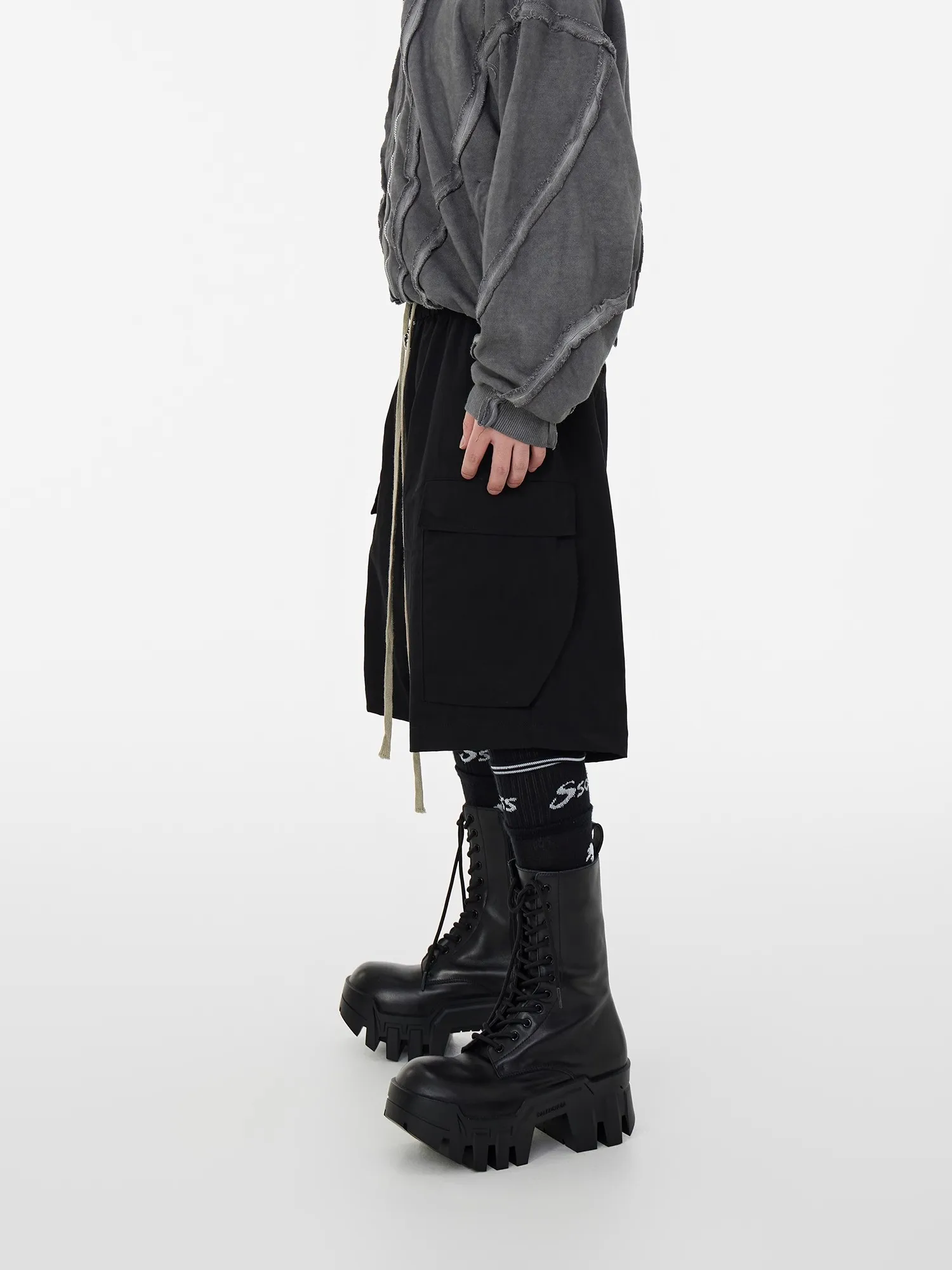 Mauroicardi Spring Summer Cool Handsome Hard Black Cargo Shorts for Men High Waist Drawstring Short Straight Pants Clothes 2025