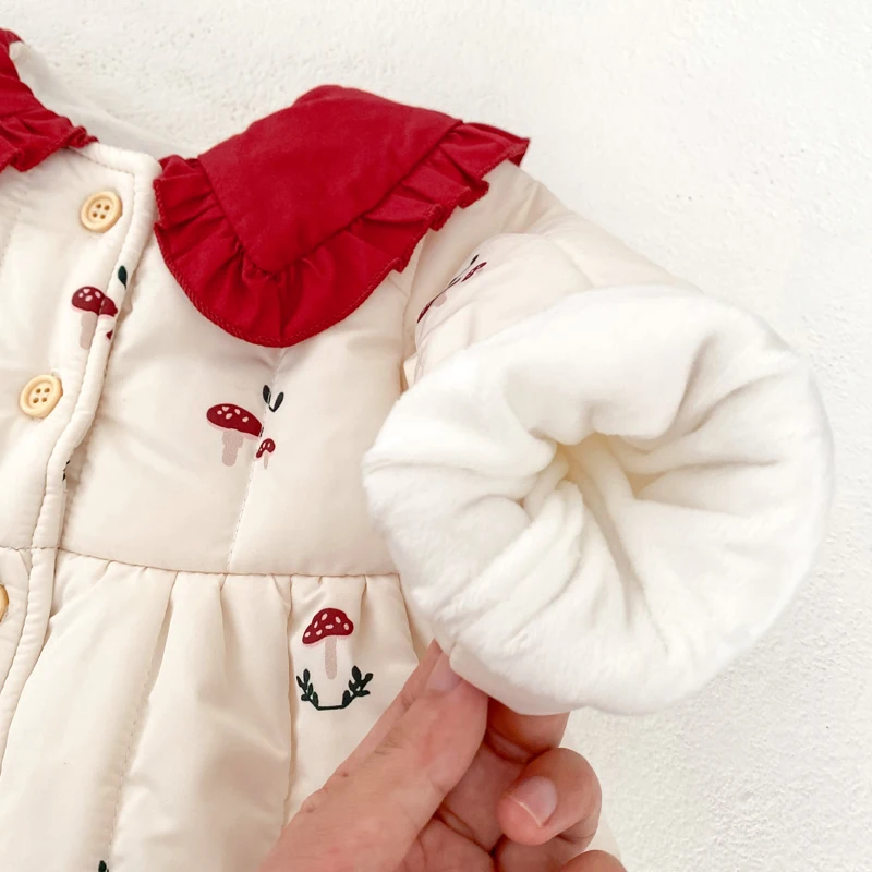 New winter baby clothing, 0-3 year old female baby, warm jacket with velvet mushroom printed cotton jacket