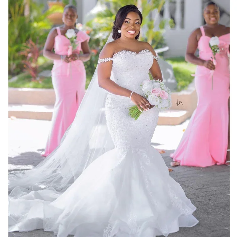 

Customized Stunning Lace Appliques Wedding Dress Sweep Train Vestido De Casamento Mermaid African Crystals Off The Shoulder B