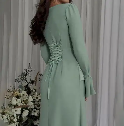 

Solid Color V-Neck Slim Fit Pleated Patchwork Flared Sleeve Dress for Autumn Women's Fashionable Solid Color Long Sleeved Dress