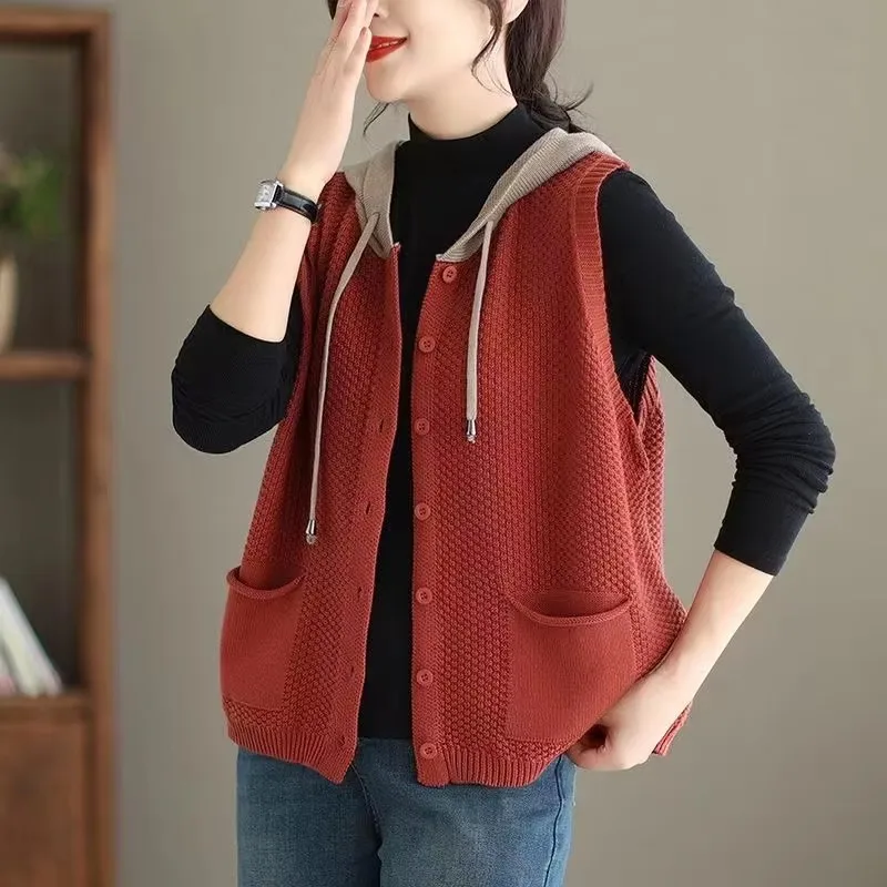 

2024 New Hooded Knitted Vest Coat Women Spring Autumn Sweater Sleeveless Jacket Design Sense Fashion Waistcoat Female Knit Tops