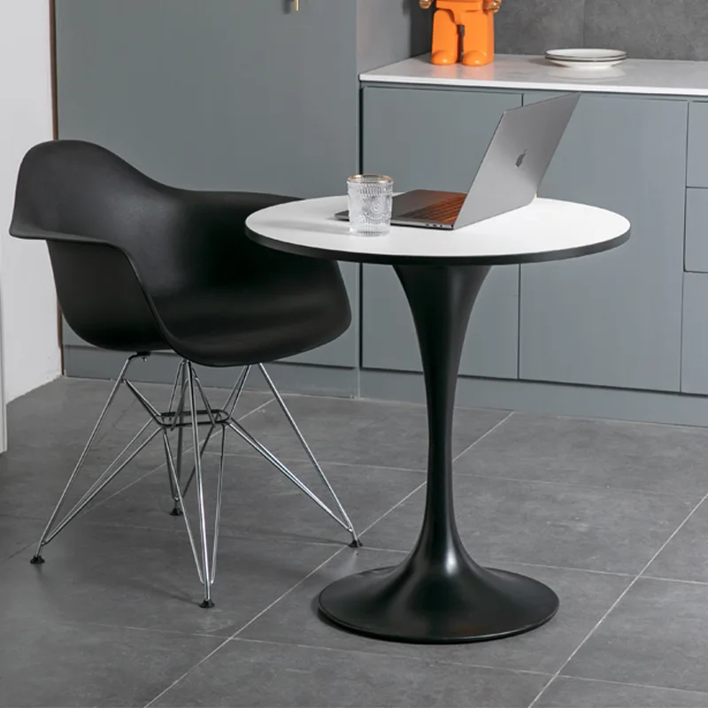 

Скандинавский маленький круглый стол для маленькой квартиры, современный простой стол для переговоров в выставочном зале, круглый обеденный стол с белым тюльпаном