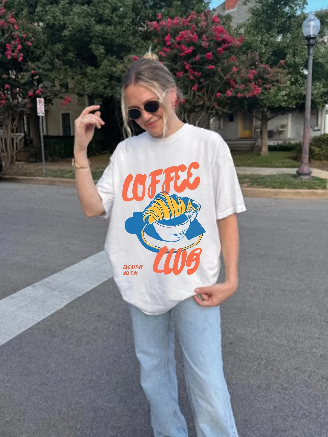 

Женская повседневная футболка с круглым вырезом больших размеров с буквенным принтом «Coffee is My Favorite Drink», короткий рукав, легкая стрейч