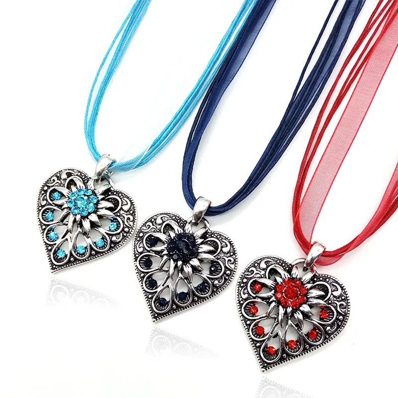 New Vintage Heart Necklace Pendant Hollow Out Edelweiss Necklace Oktoberfest Most Popular Lucky Flower Women Necklace Jewelry