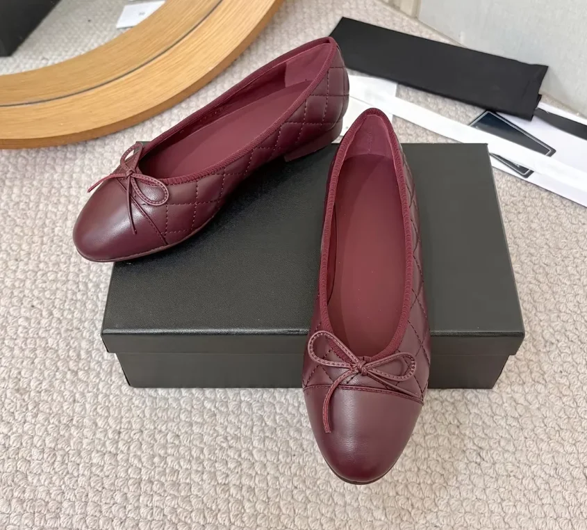2026ss Classic Color Block Cap Toe Exquisite Mini Bow Gentle Round Toe Slip-On Comfort Commuter woman shoes XX72315