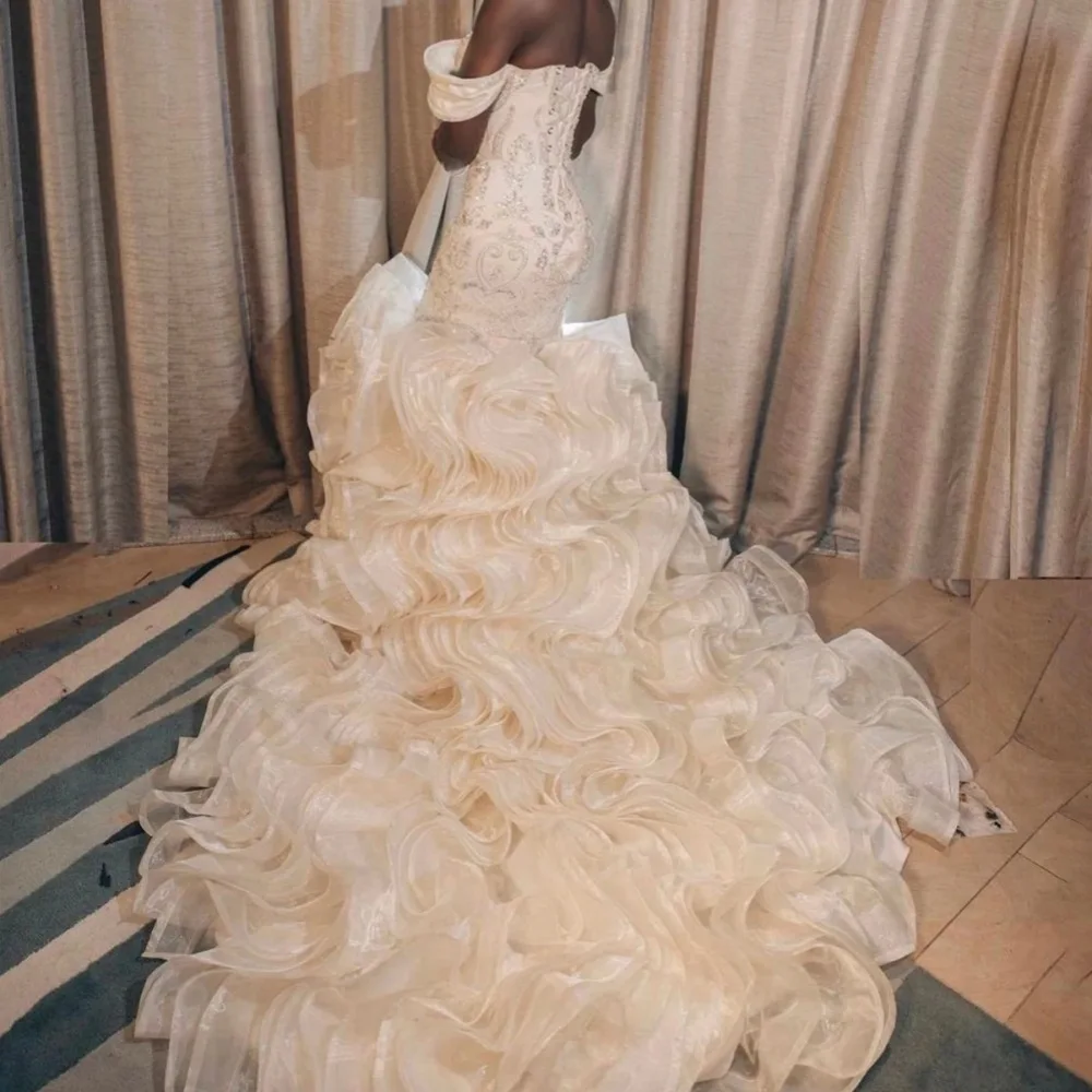 Maßgeschneidertes schulterfreies Meerjungfrauen-Brautkleid mit Herzausschnitt, gestuft, elfenbeinfarben, Übergröße, mit Pailletten, 2026 Vestido De Noiva – Detail 4