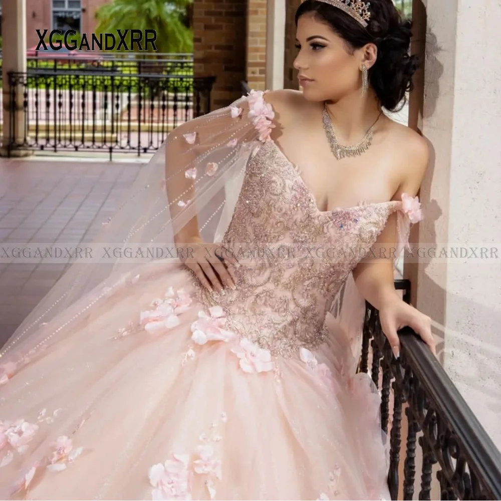 Vestido de quinceañera rosa con cuello de pico, capa de flores con hombros descubiertos, abalorios, largo, fiesta de cumpleaños, 15 y 16 años, 2024