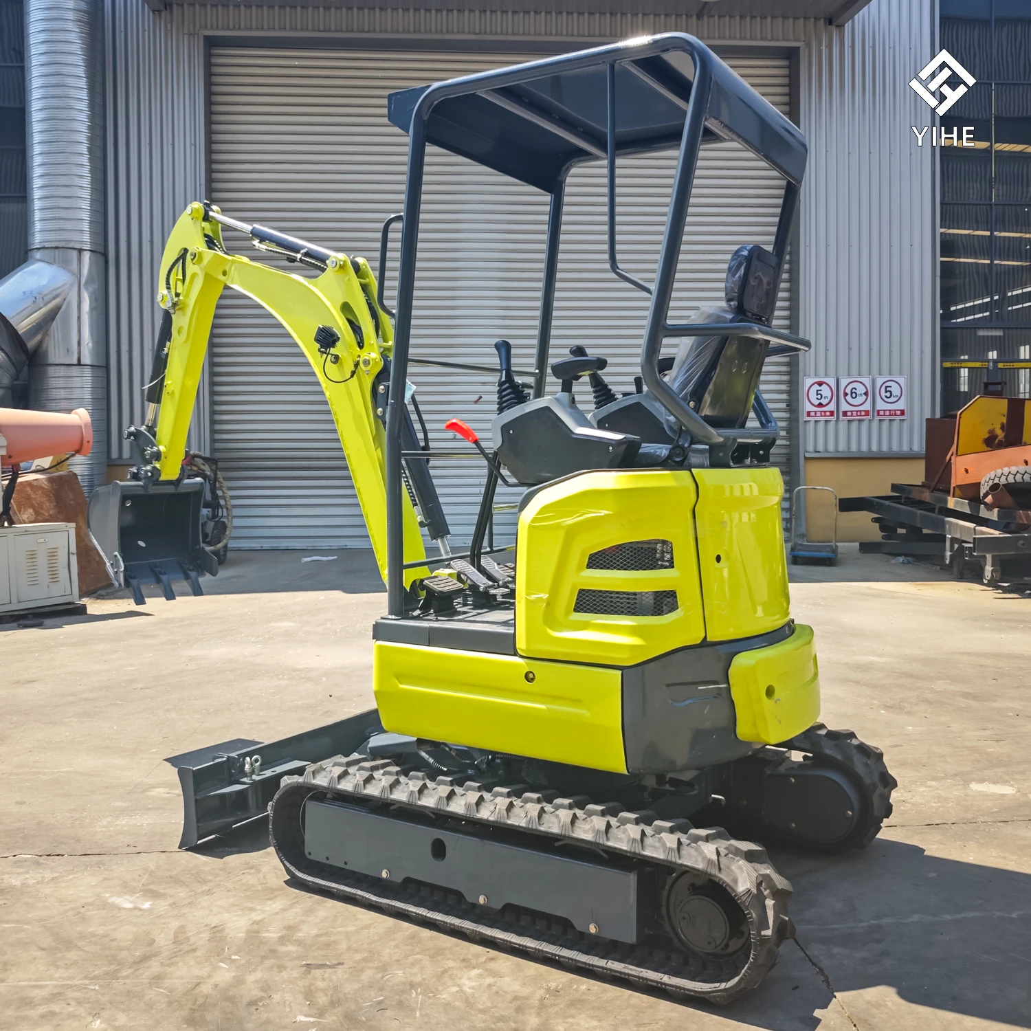 2 Ton Long Reach Mini Excavator Diesel Crawler Digger with Extended Boom Steel Track for Demolition Construction