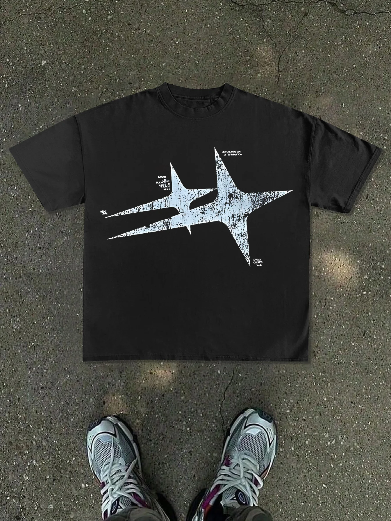 Camiseta con diseño de silueta de doble estrella descolorida, 100% algodón, camiseta para hombre para uso diario en verano, presenta un aspecto llamativo de alto contraste