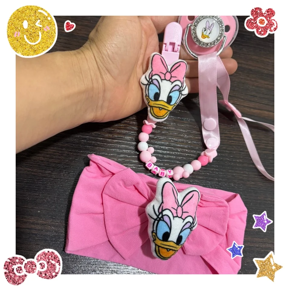 

Newborn headband + sucking nipple + chain clip Luxury style a chain-clipped design to prevent babies from opening their mouths