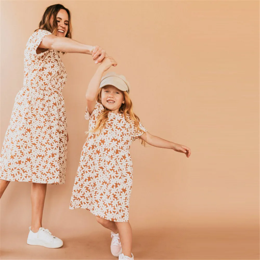 Summer Matching Family Outfits Resort Style daisy print dress Mother and Daughter Clothes Parent-child Floral Skirt  family look