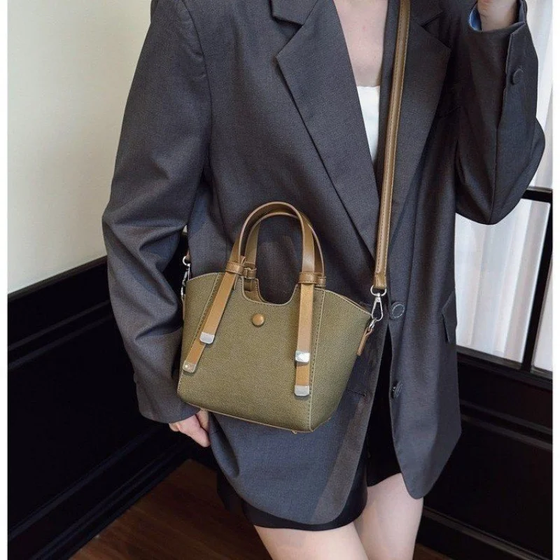 

Casual Simple Vintage Messenger Purse For Leisure Women Featuring Large Capacity And Trendy Letter Design