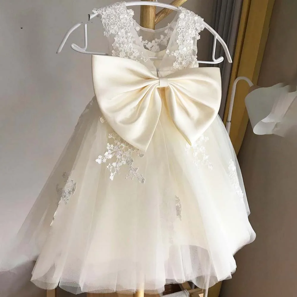 Tulle Puffy Flower Girl abiti in pizzo avorio con fiocco in raso senza maniche abiti da ballo di compleanno per bambini abiti da principessa per la prima comunione