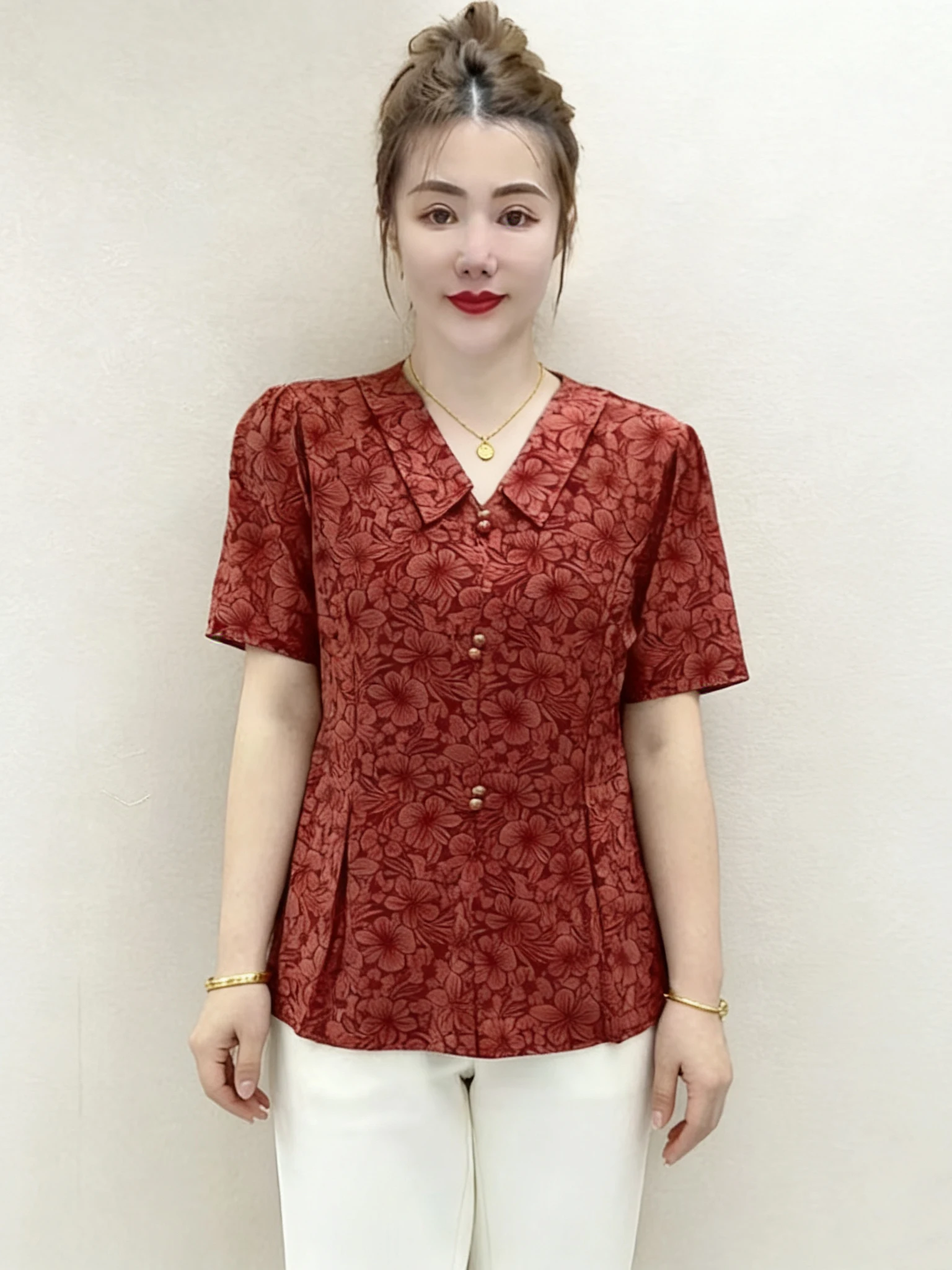 

Slimming Short T-Shirt Mom Style Doll Collar Breathable Lightweight Polyester Spring Summer Fashionable Top for Middle-Aged A...