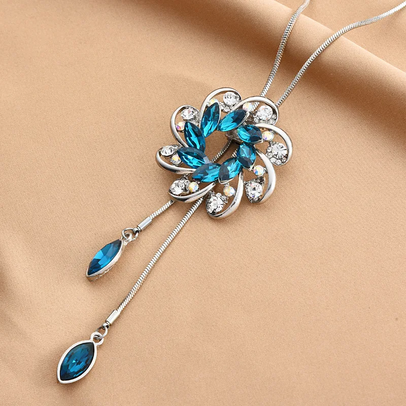 

New autumn and winter fashion, versatile and adjustable long necklace, floral tassel sweater chain