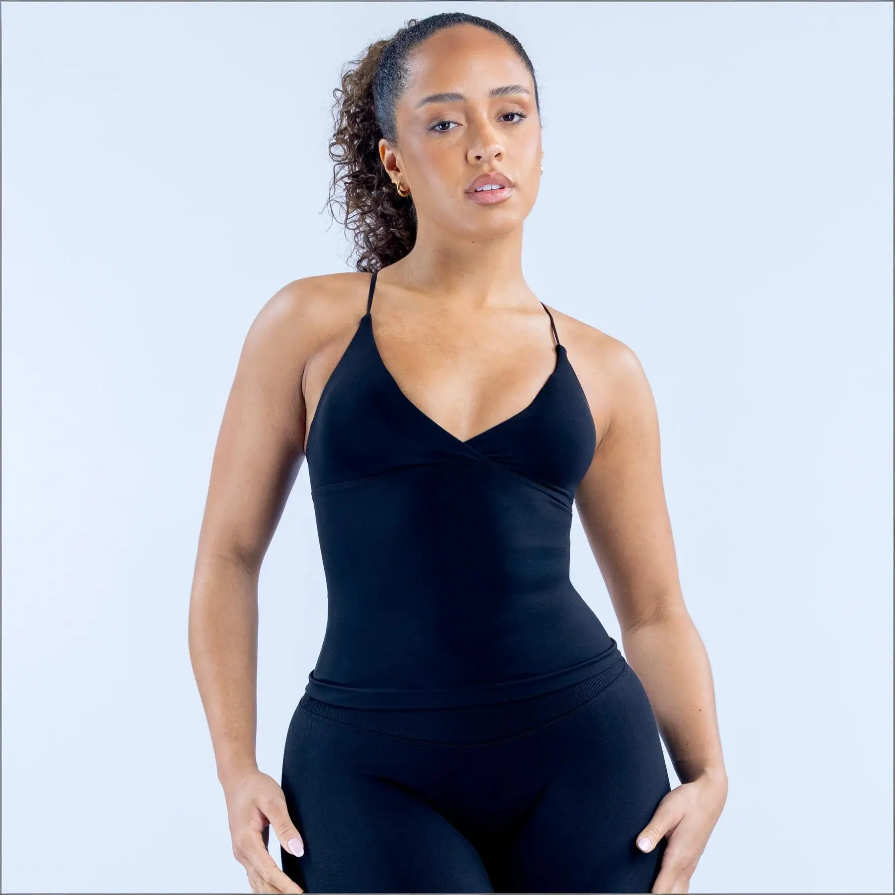 camiseta-de-yoga-feminina-top-esportivo-de-secagem-rapida-com-alcas-finas-alta-elasticidade-top-para-treino-que-levanta-o-bumbum