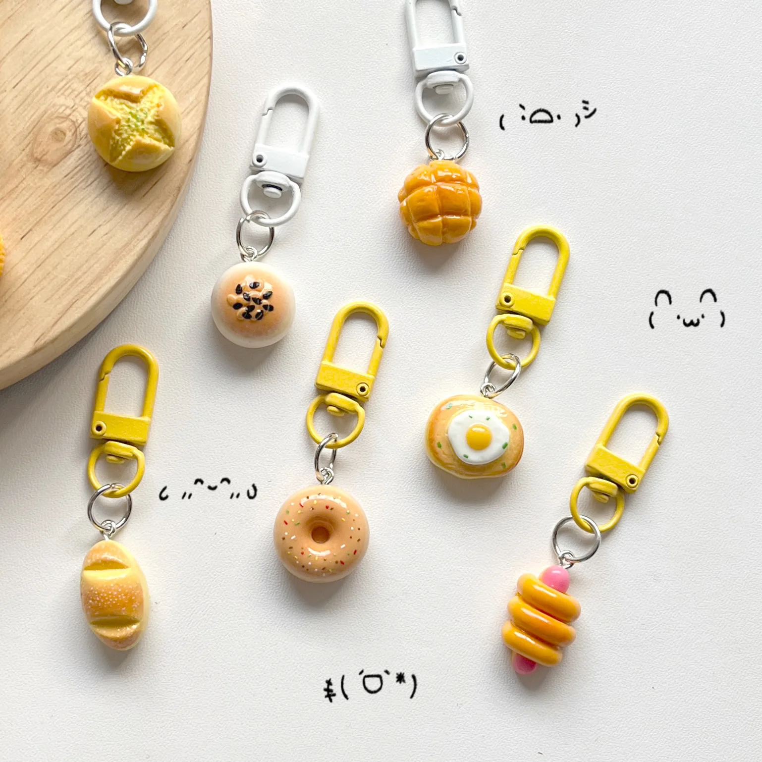 Mini Simulation Bread Keychain Cute Resin Pastry Keyring Food Replica Backpack Charm Pendant Couple Fashion Accessory Charm Gift