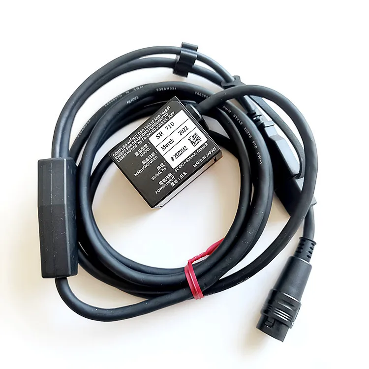 

Компактный считыватель кодов 1D и 2D Keyence