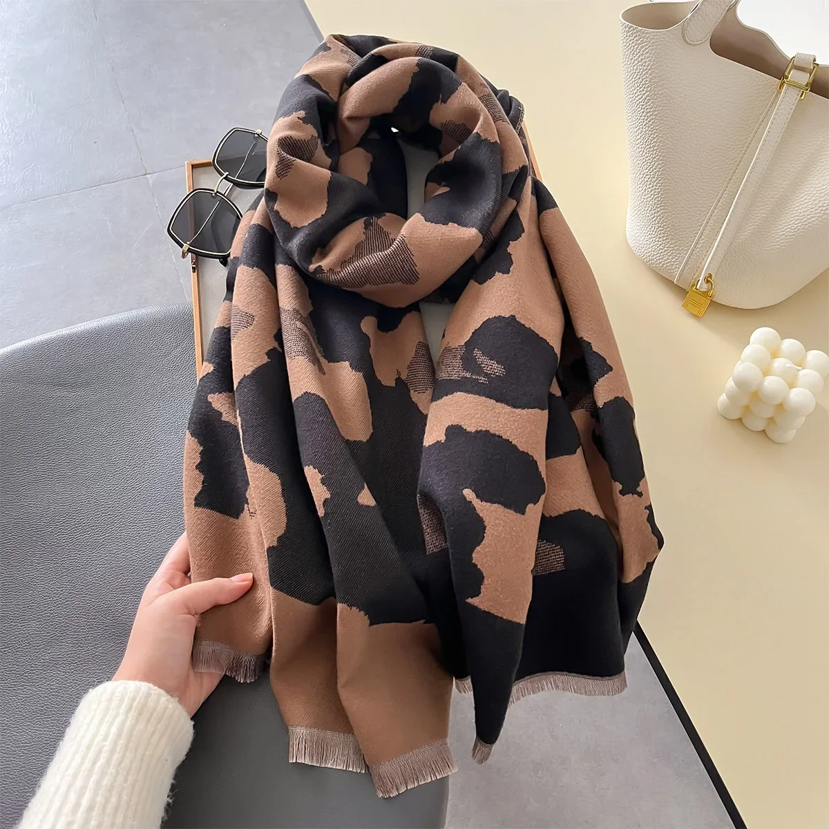 2024 Winter Jacquard Thick Cashmere Scarf Women Blanket Warm Office Pashmina Shawl Wraps Poncho Echarpe