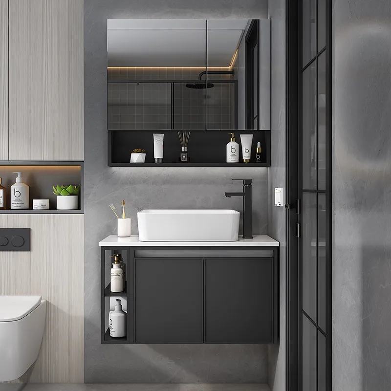 

Небольшой шкафчик для ванной комнаты в квартире, унитаз, раковина, настенная раковина-умывальник.