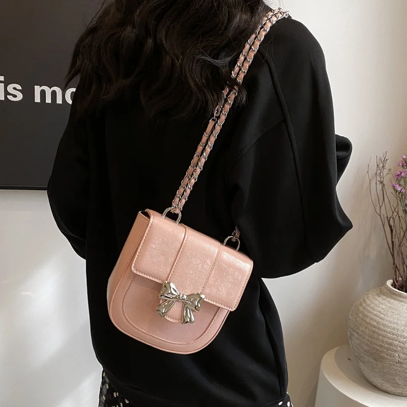 Lady PU Sweet Metal Bow Chain Shoulder Bags Women Underarm Bag Fashion Commuter Solid Color Tote Bag Classic Bolsos All-match