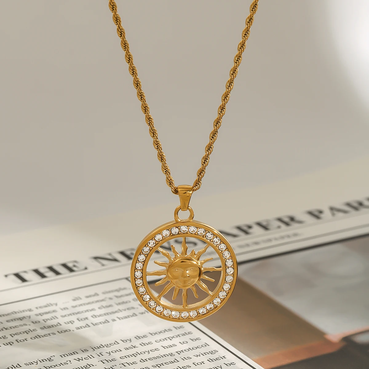 Uworld Classic Stainless Steel 18K Gold Color Plated Sun Pendant Necklace Zircon Hollow Smile Sun Pendant Chain For Stackable Wo