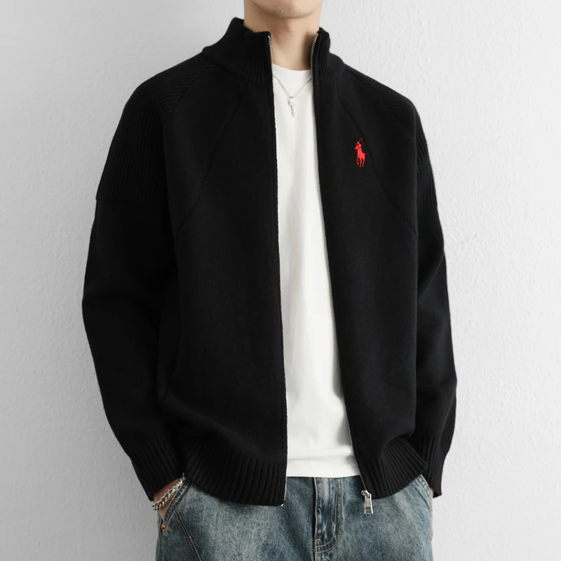 Giacca cardigan lavorata a maglia per la primavera e l'autunno Maglione con colletto rialzato con cerniera semplice e alla moda di fascia alta