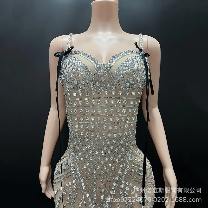 2026Niche lumière luxe nouvel an fête hôte haut de gamme robe de soirée adulte cérémonie anniversaire haut de gamme strass robe jupe