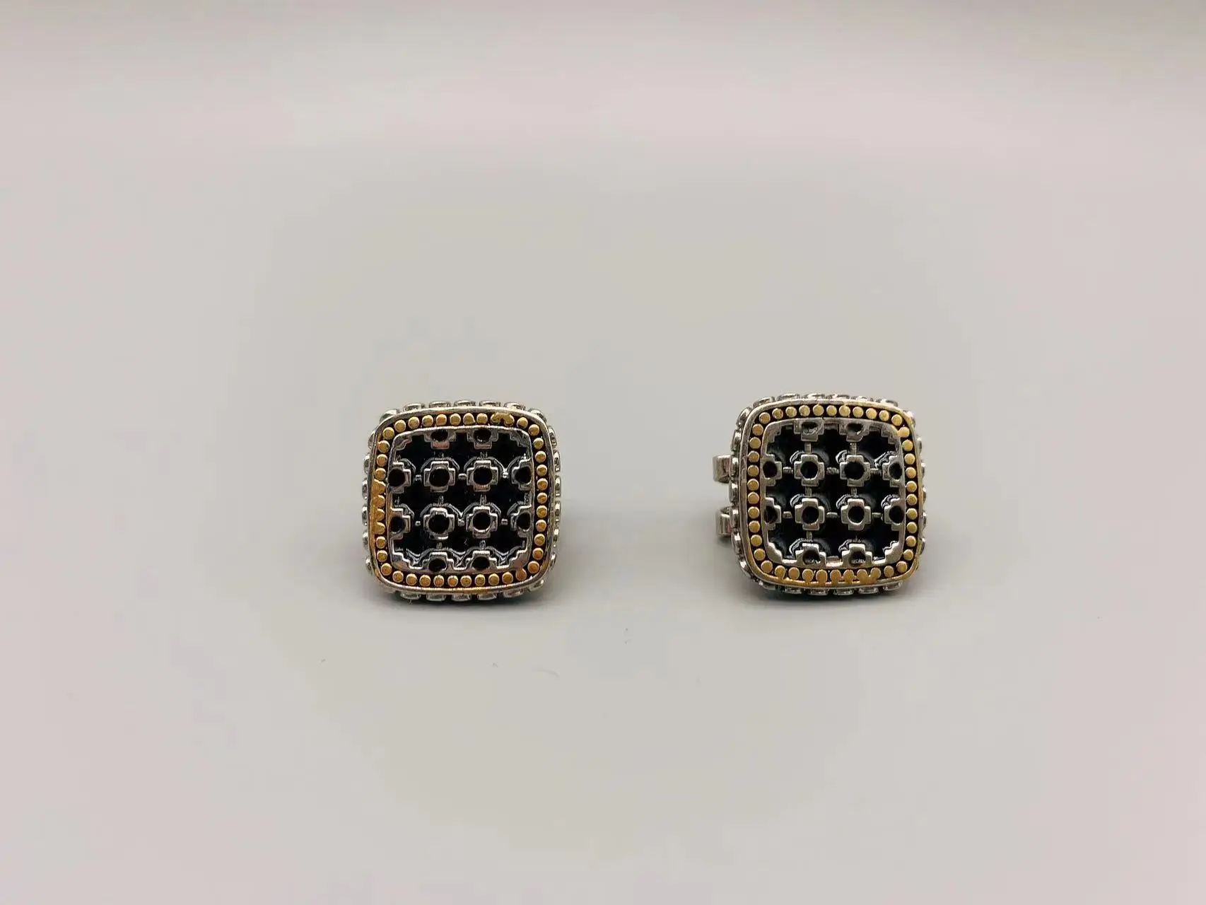 

Le Han Jewelry Silver Squar Dot Black Face Earrings With 18k Gold Plated 14mm