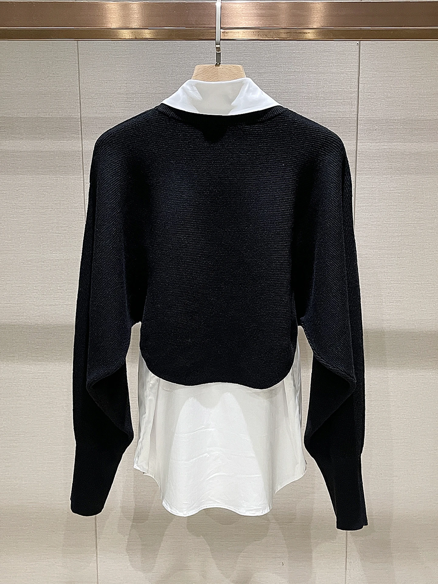   ชุดเซ็ตสองชิ้น เสื้อกั๊กถักแบบลำลอง คอปก รุ่น Unique Casual สำหรับฤดูใบไม้ผลิ 2026 สไตล์ Ele Commute ความนุ่มปานกลาง แขนยาว