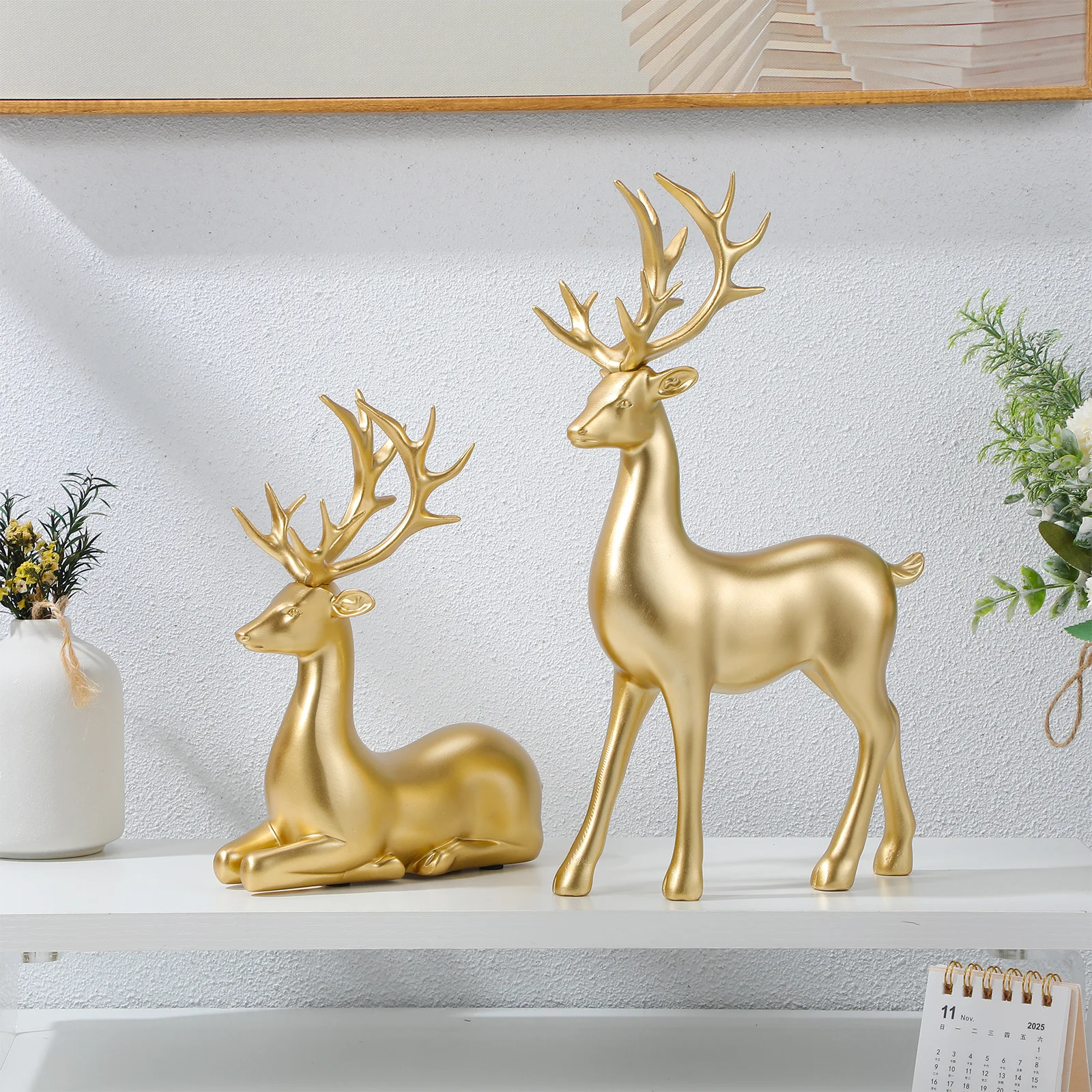 

2Pcs Elk Ornament Christmas Decoration Resin Sculpture Desktop Xmas Adornment Party Home Decor Gifts Elk Ornament