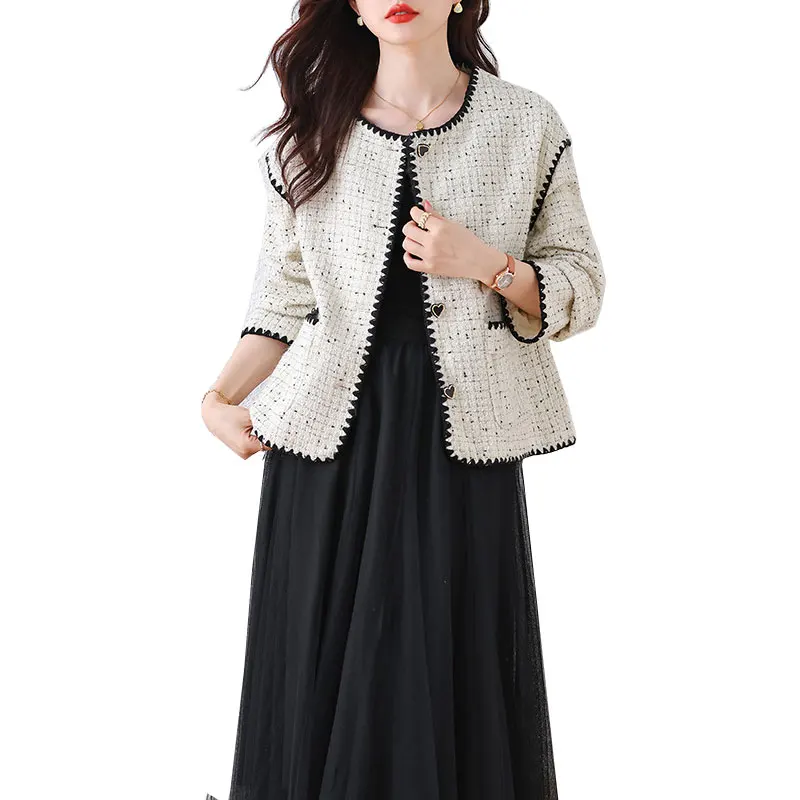 

Checkered women's long sleeved tweed jacket 2024 new autumn/winter small fragrance style top