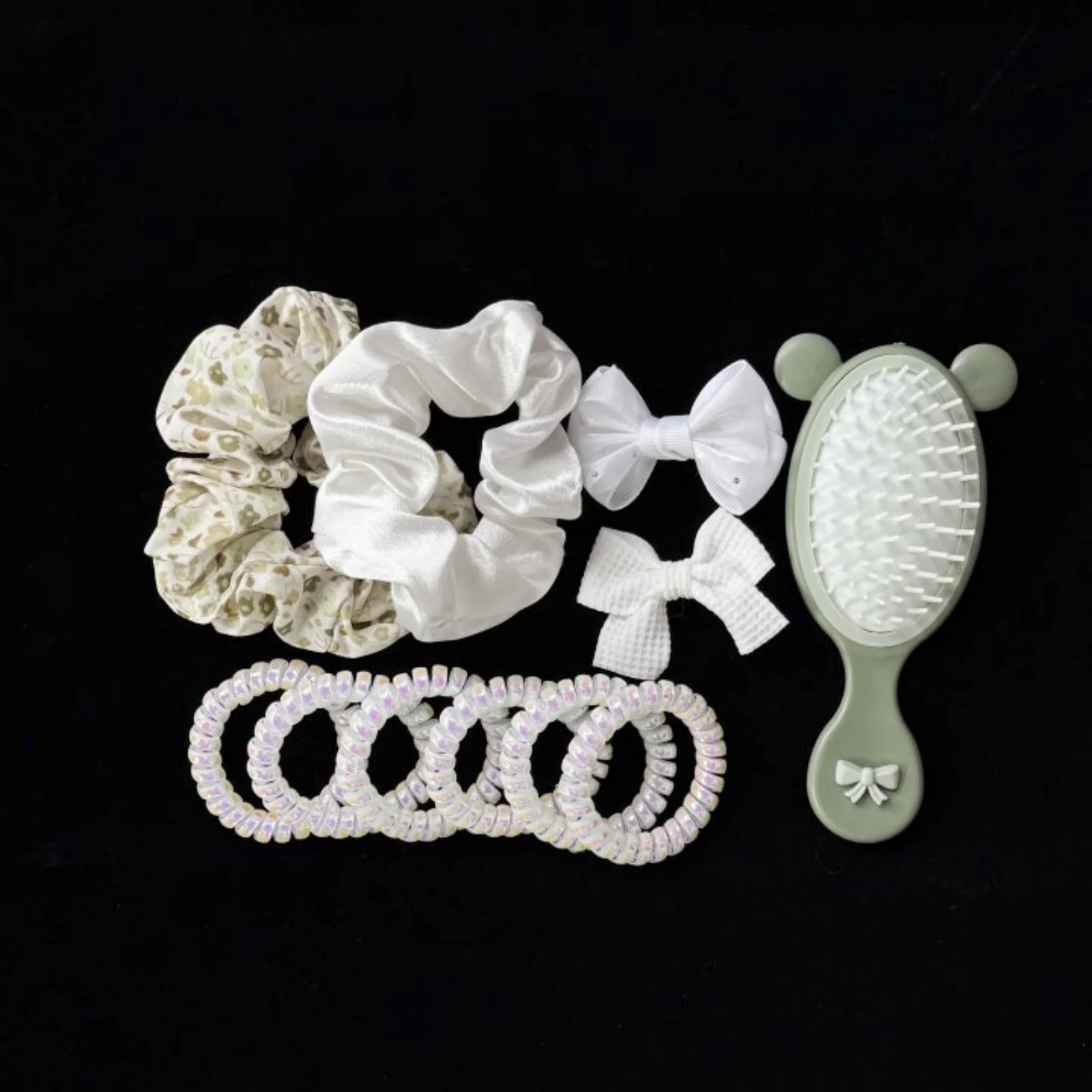 

11PCS Hair AccessoriesHair RingsHair GripsHeadbandsAir Cushion CombsGreen Series Combo SetHair Accessories