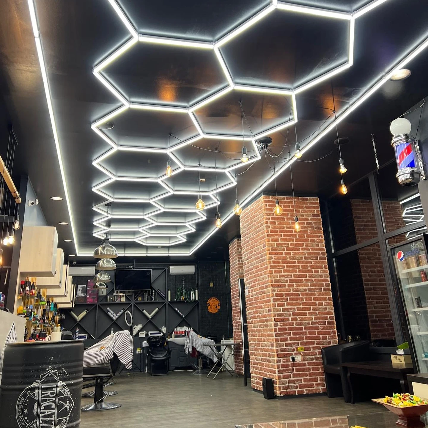 Barbershop Lighting Hexagon Led Ceiling Light 110V-240V Honeycomb Led Tube Lights for Car Detailing Repair Workshop Illumination