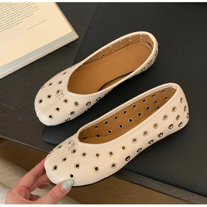 Fashion Rivet Hollow out Split toe Women Ballet Flats Spring Summer Comfortable Soft Sole Lazy Walking Loafers Casual Tabi Shoes